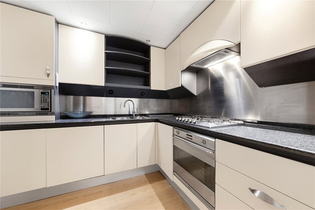 Property photo 3 of 10 Picture No. 18