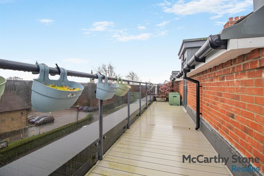 Property photo 3 of 23 8676040-Exterior01.Jpg