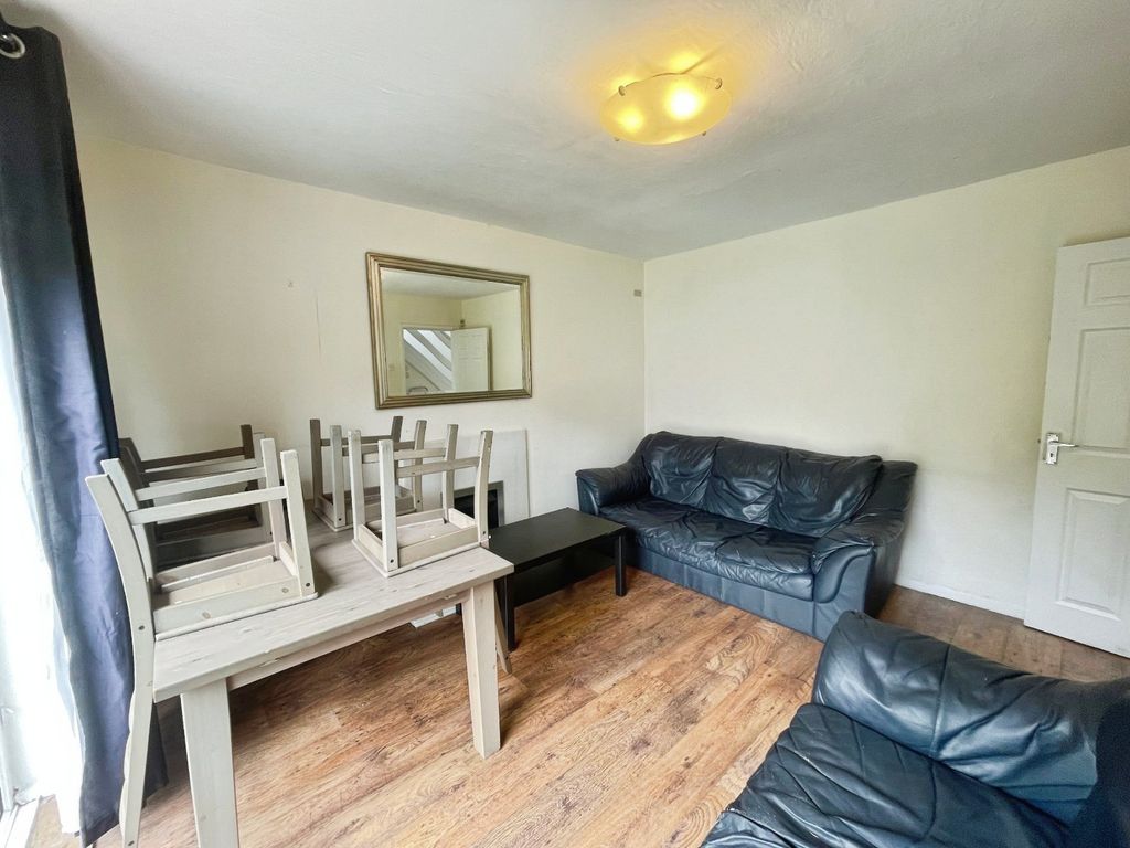 Property photo 3 of 15 Picture No. 19