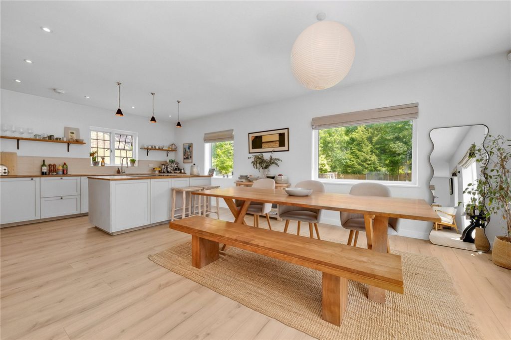 Property photo 2 of 18 Picture No. 11