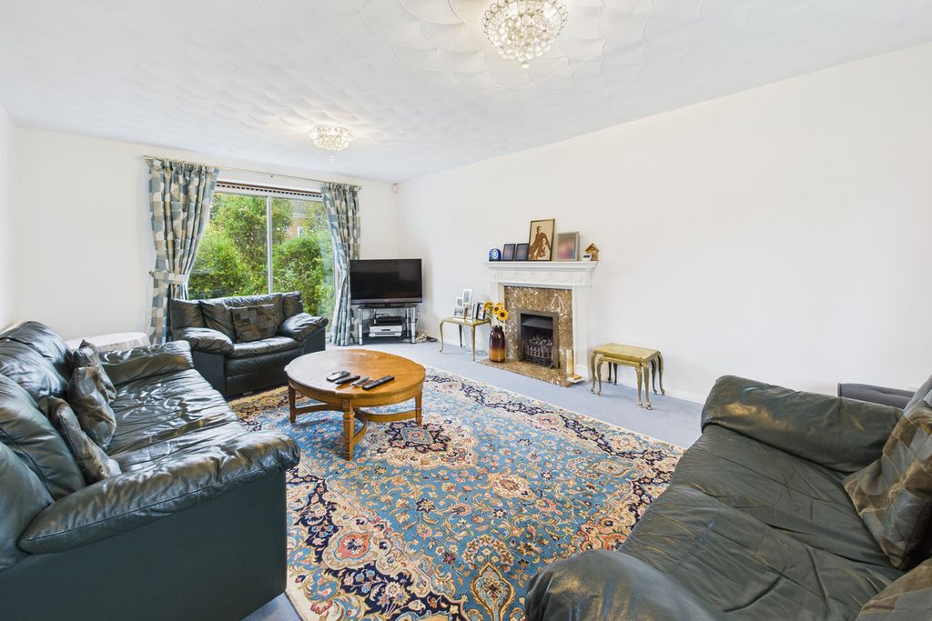 Property photo 2 of 18