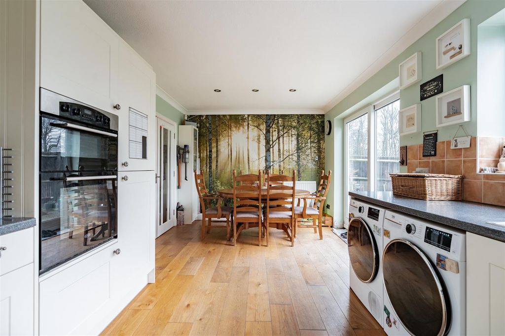 Property photo 3 of 16 Kitchen/Diner