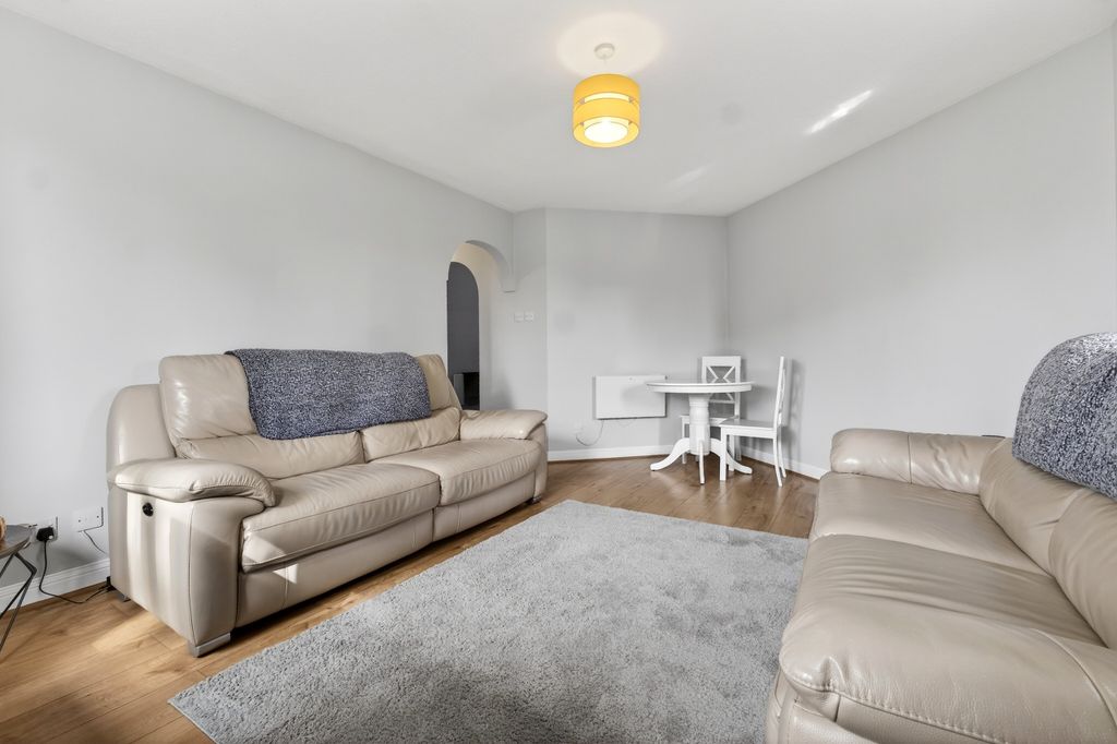 Property photo 3 of 8 Living Dining Room (2)