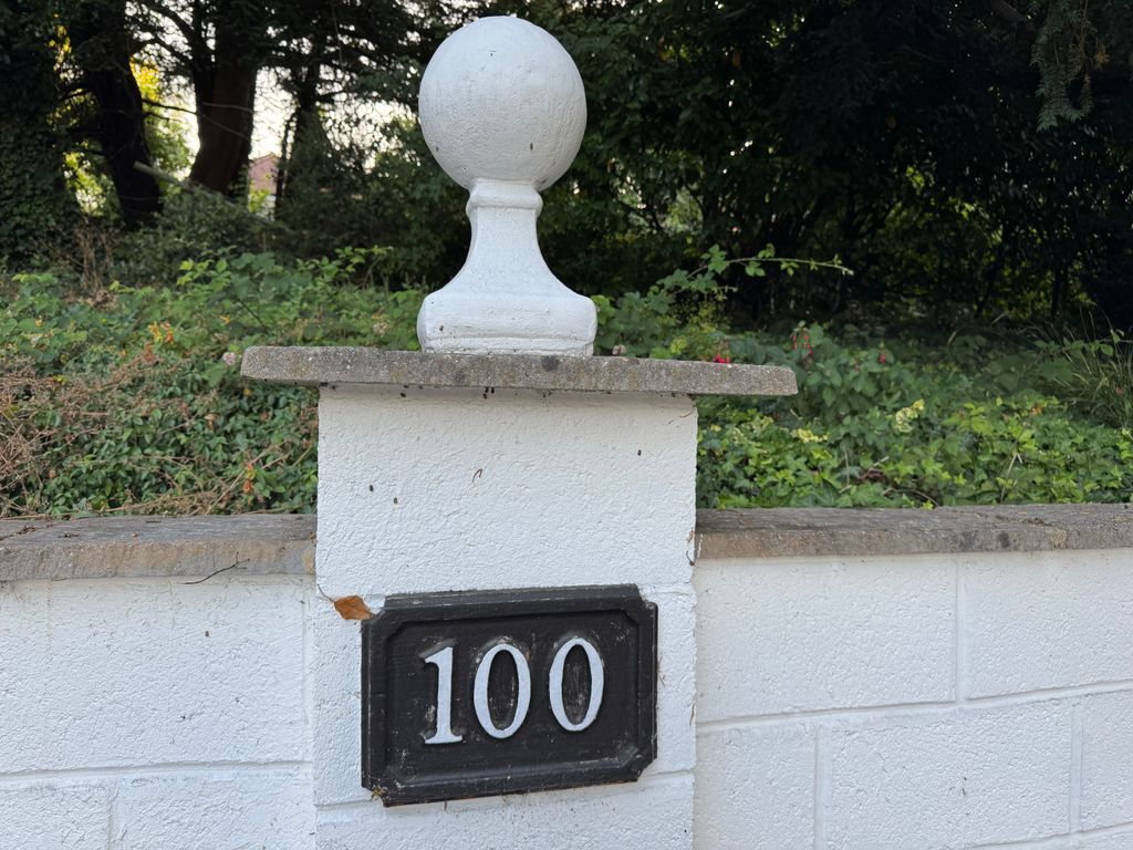 Property photo 3 of 42