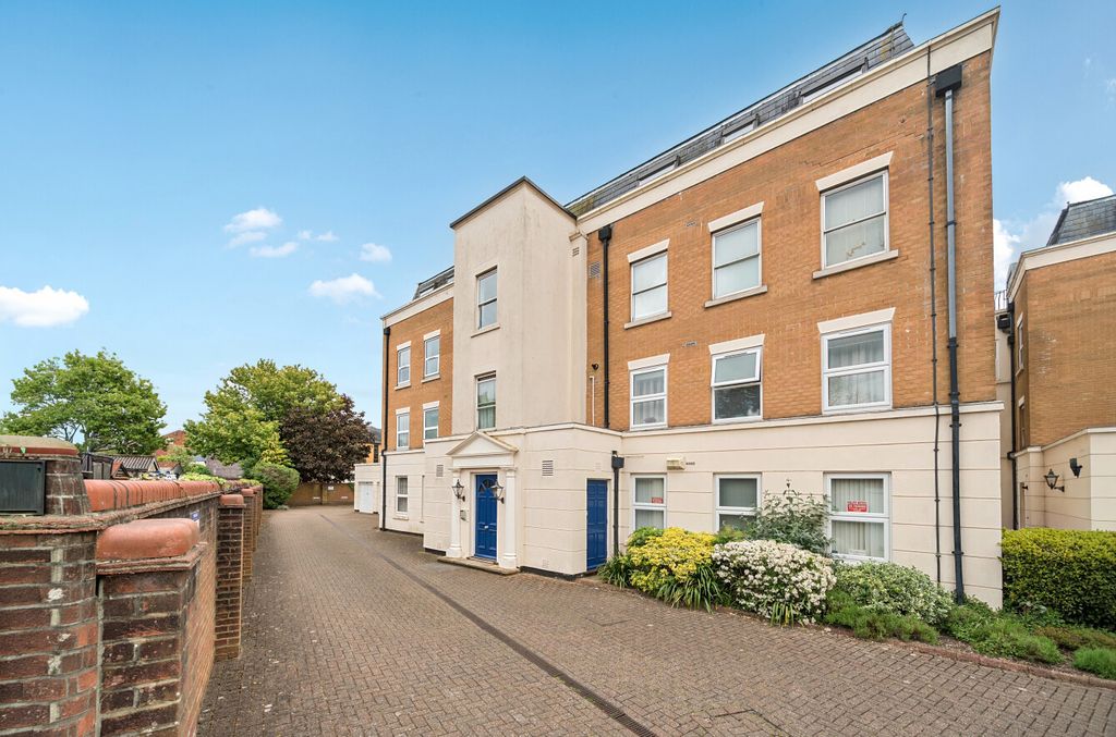 Property photo 1 of 12 1456310-2-6A0223c...