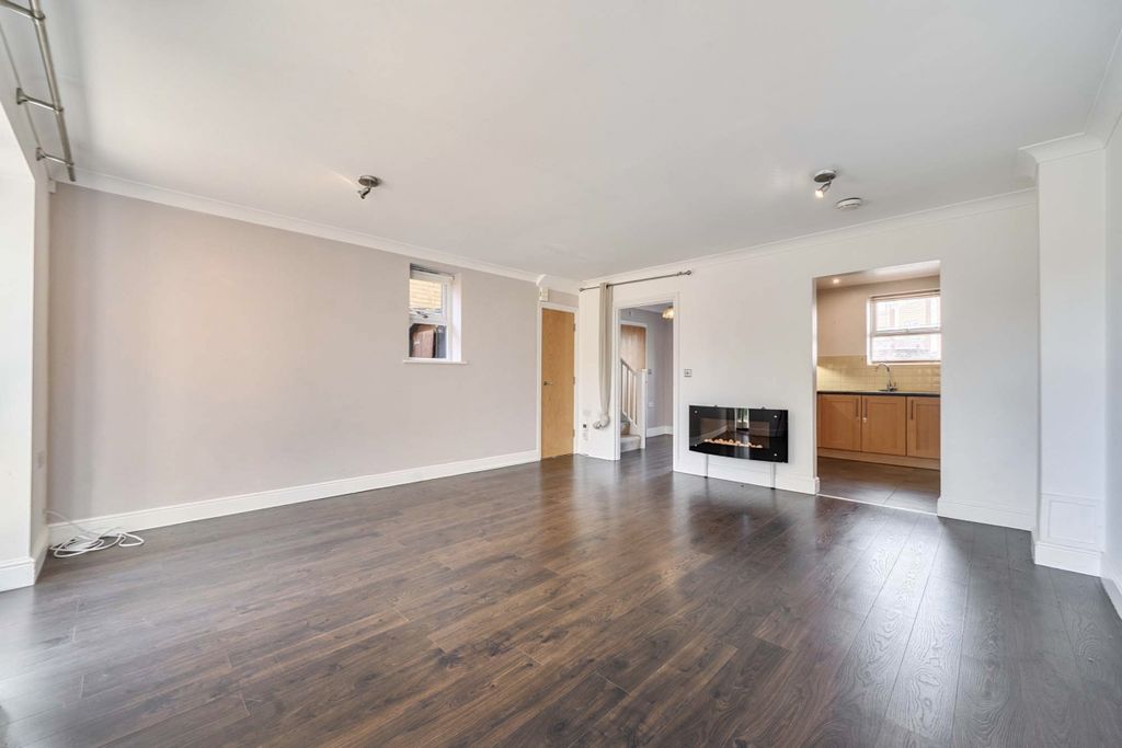 Property photo 2 of 17 1523974 (11)