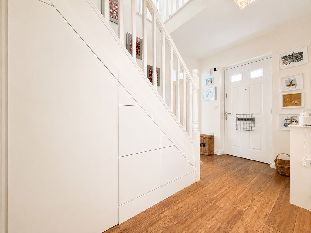 Property photo 2 of 24