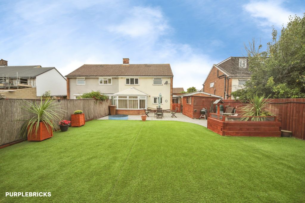 Property photo 2 of 31