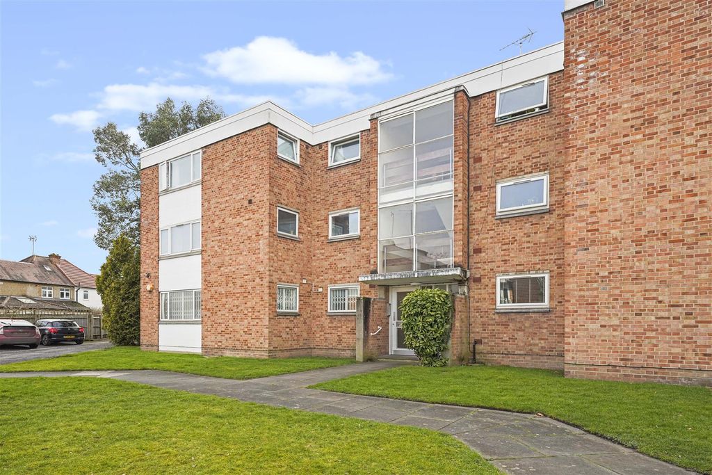 Property photo 2 of 9