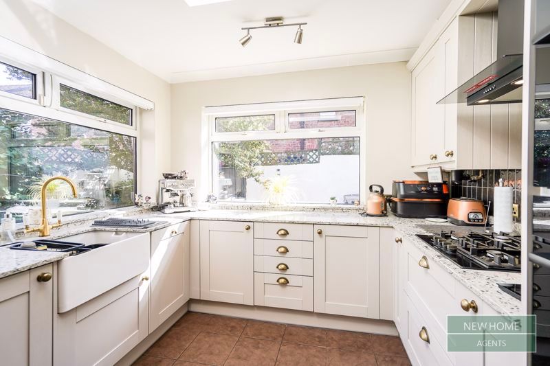 Property photo 3 of 19 Photo 9