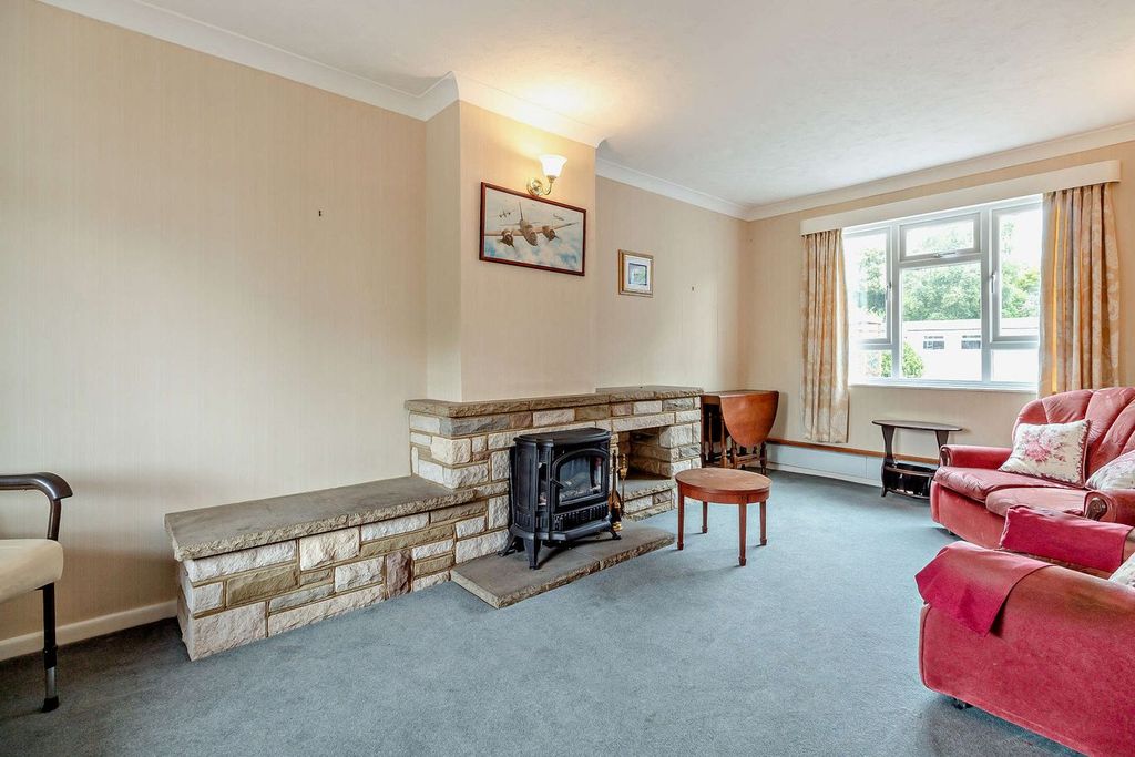 Property photo 2 of 26