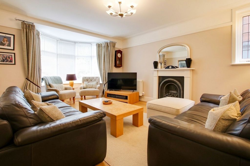 Property photo 2 of 63