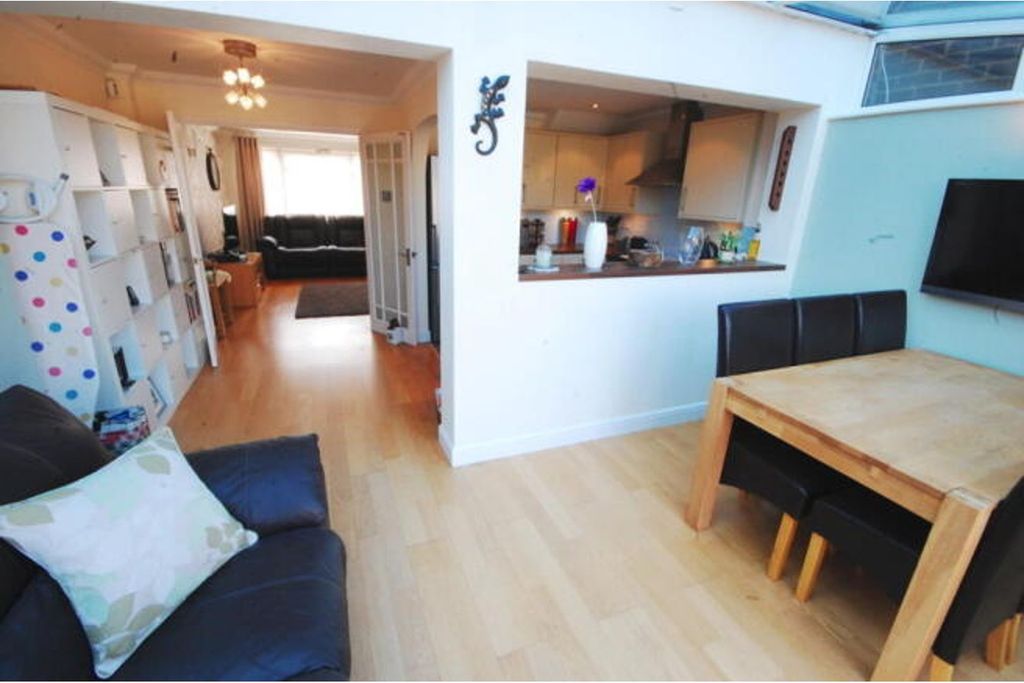 Property photo 1 of 2 Conservatory