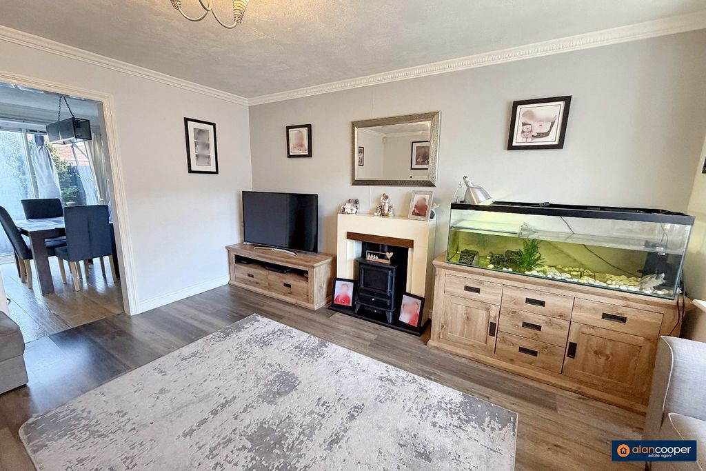 Property photo 3 of 15 4294434