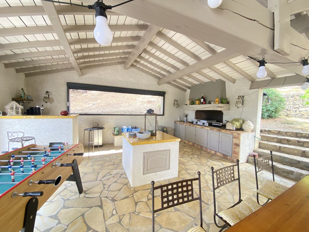 Property photo 2 of 30