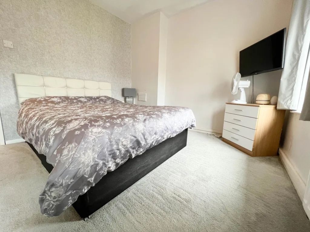 Property photo 2 of 8 12