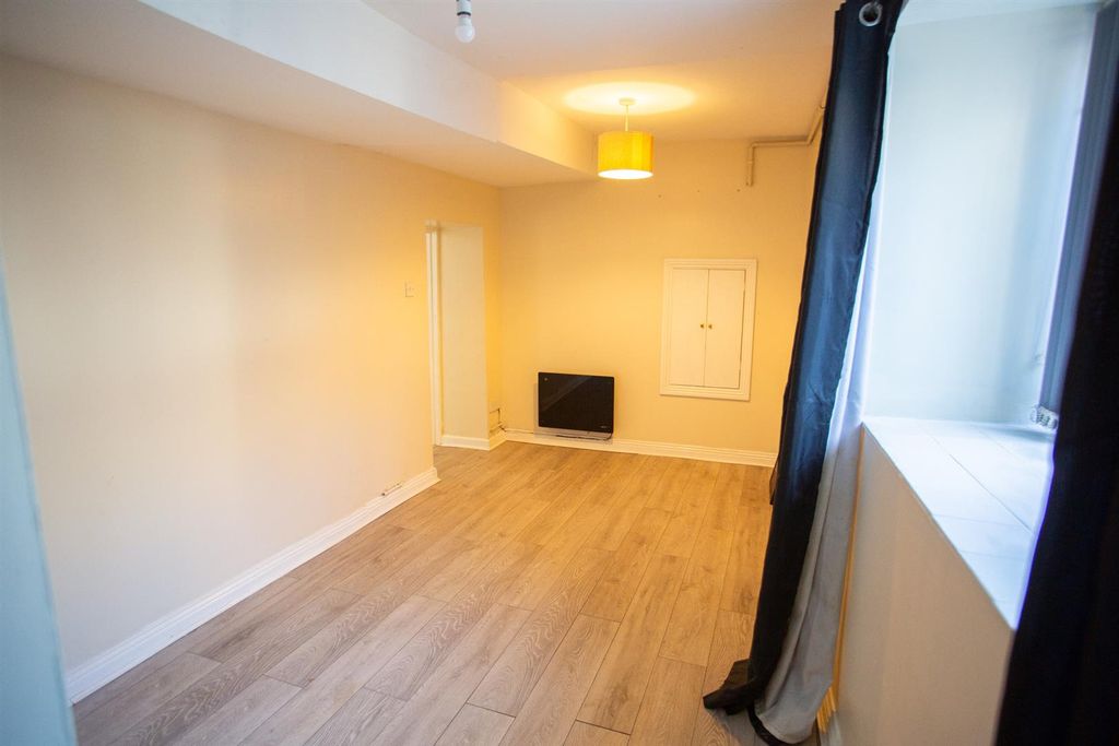 Property photo 1 of 4 Derb8762.Jpg