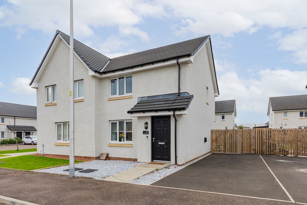 Property photo 1 of 20 22 Carsphairn Avenue Paisley-31