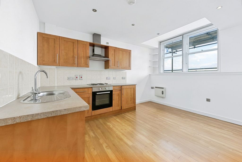 Property photo 2 of 13 2