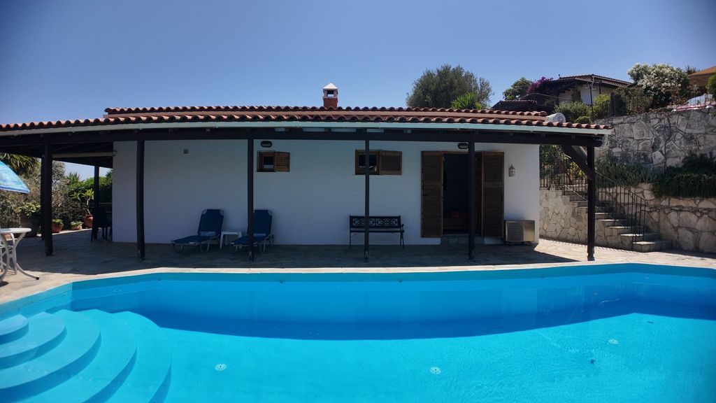 Property photo 1 of 24 Charming House For Sale In Roumeli, Rethymno