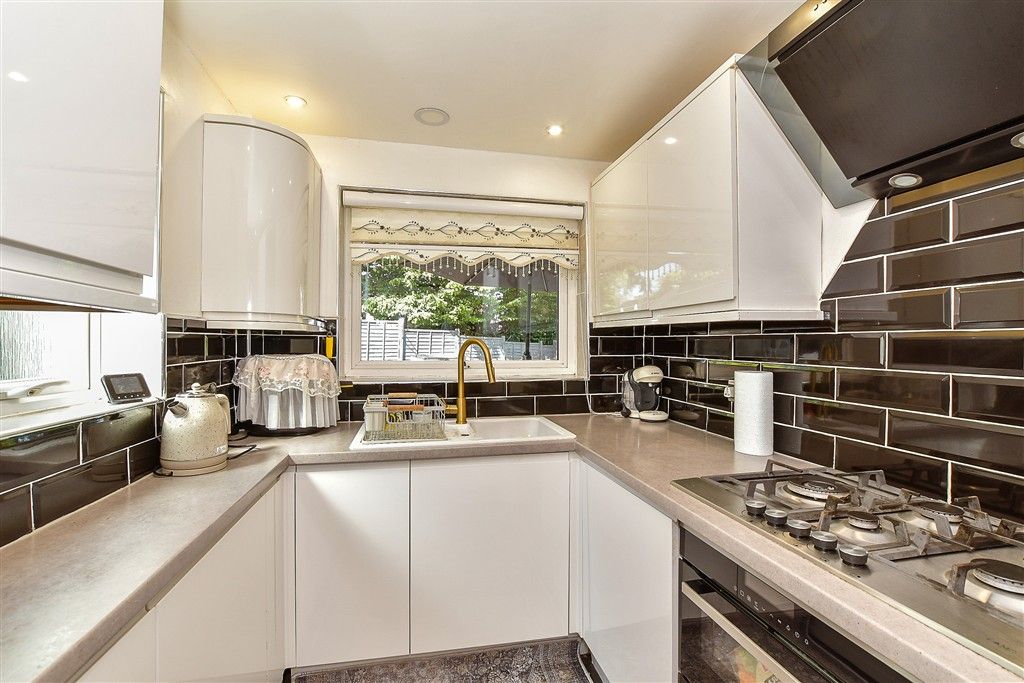 Property photo 3 of 13 Kitchen