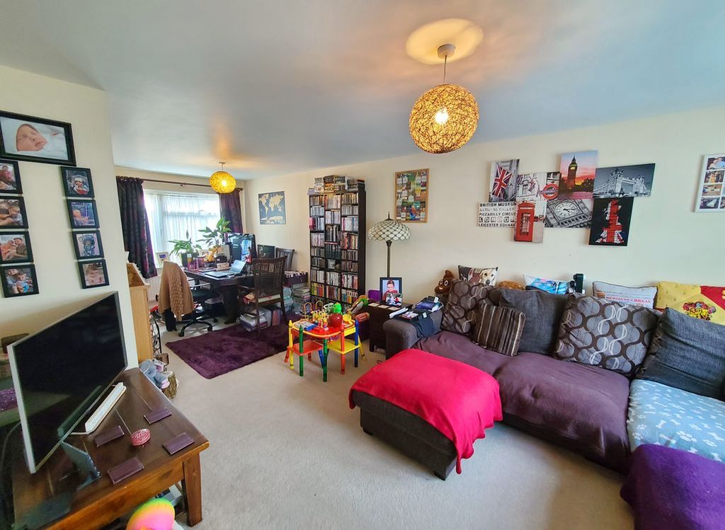 Property photo 3 of 19
