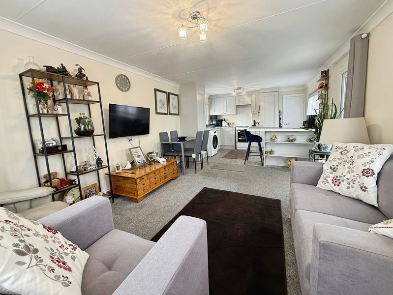 Property photo 2 of 8 Lounge