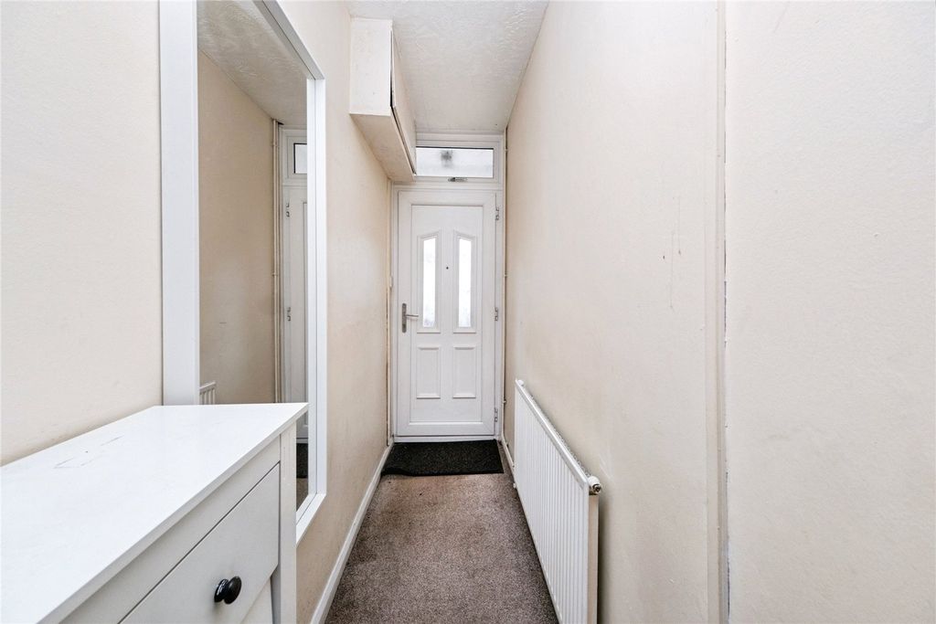 Property photo 2 of 15 Picture No. 30