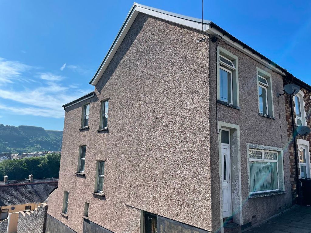 Property photo 2 of 26
