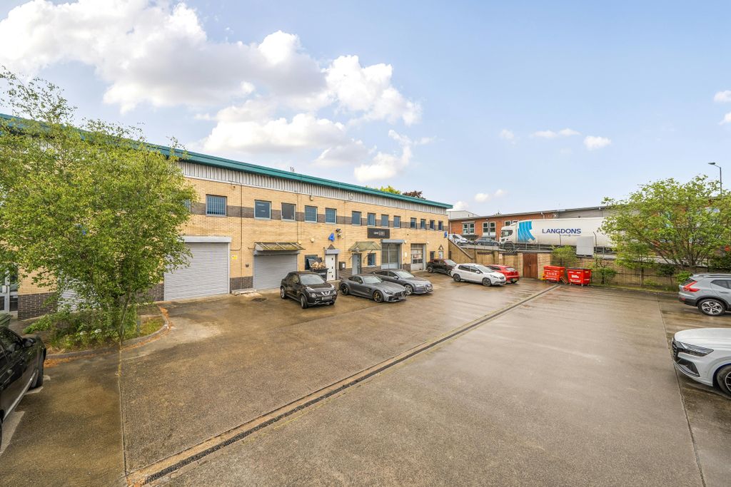 Property photo 1 of 10 1459905-1-6A01c8d92Ca66.Jpg