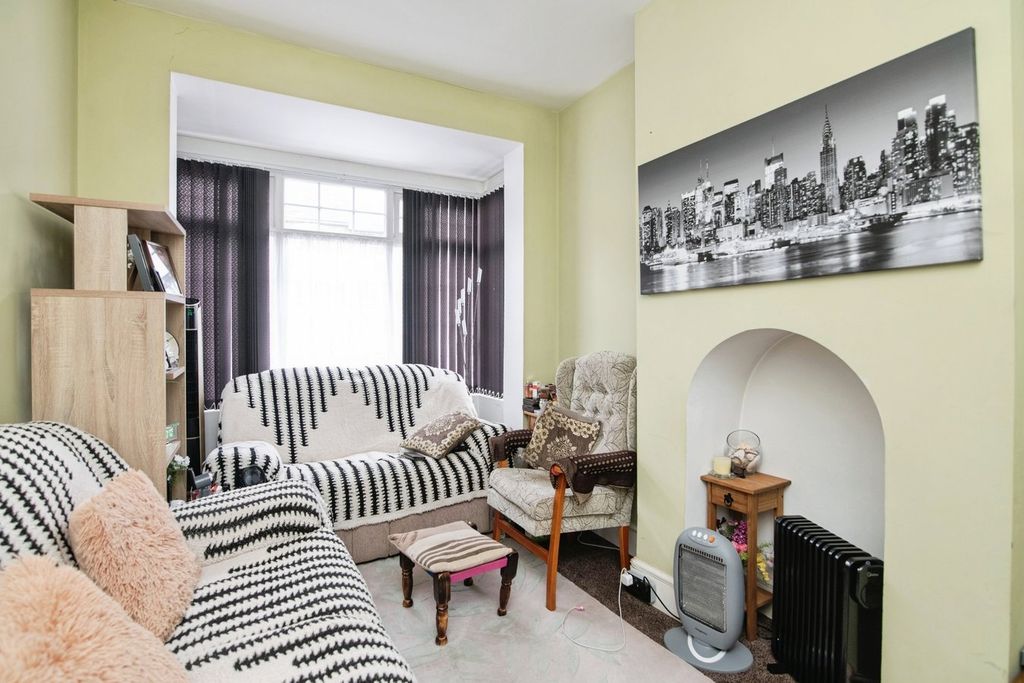 Property photo 2 of 16
