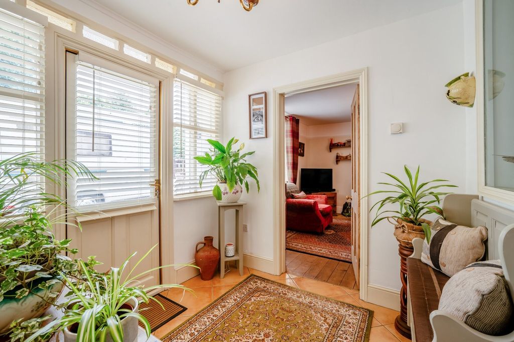 Property photo 3 of 27
