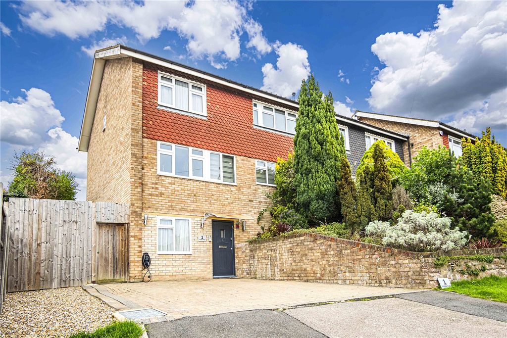 Property photo 1 of 38 Picture No. 04