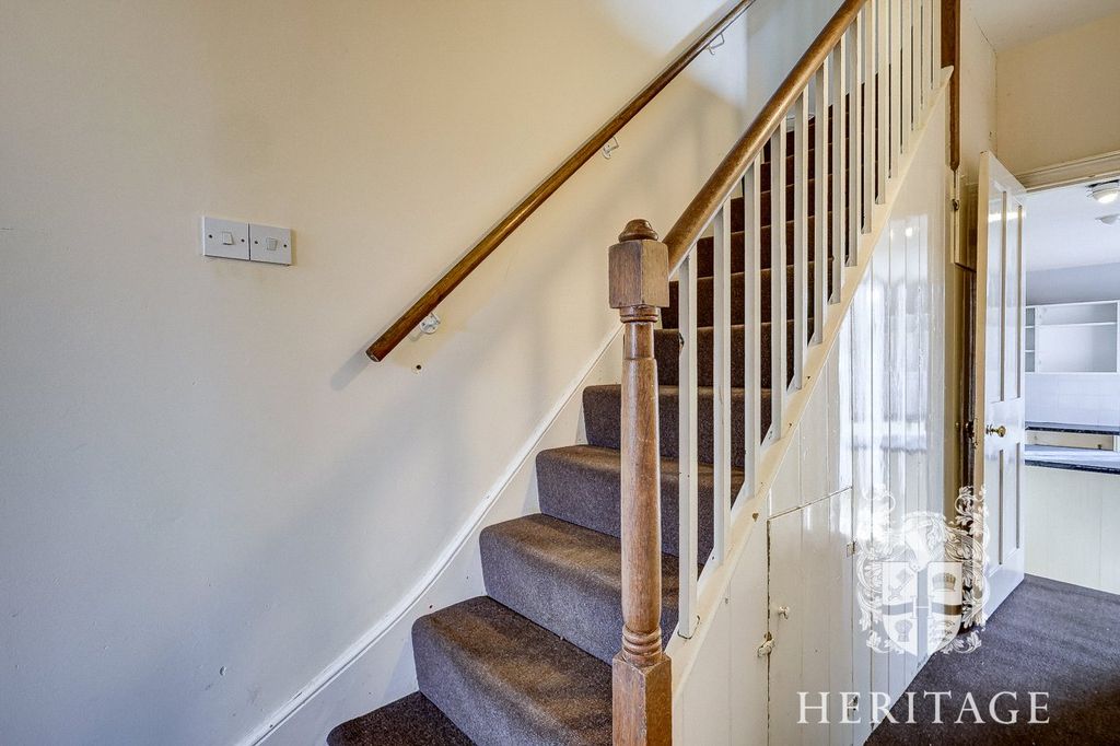Property photo 2 of 17 Hallway