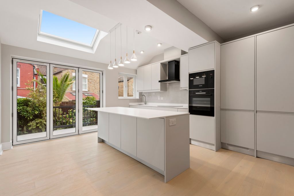 Property photo 1 of 16 Picture No. 03