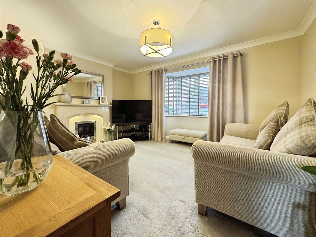 Property photo 3 of 17 Living Room