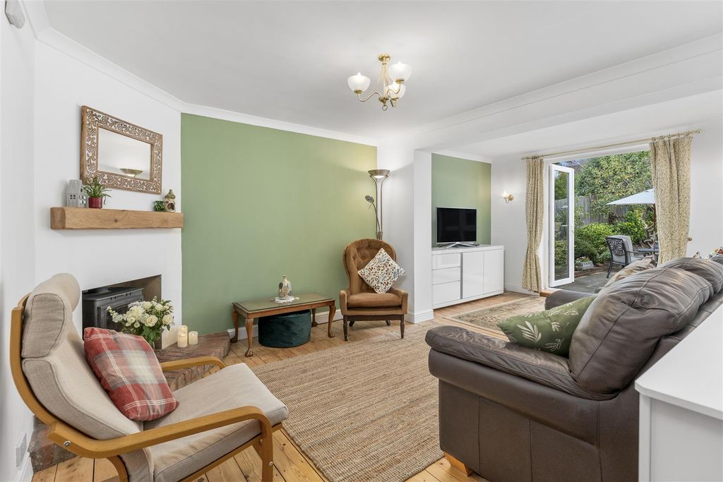 Property photo 2 of 20 5 Elizabeth Rise, Banbury-7.Jpg