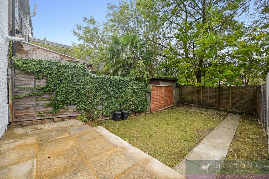 Property photo 2 of 12 9