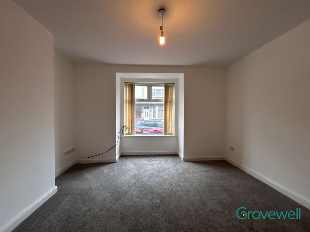 Property photo 2 of 27