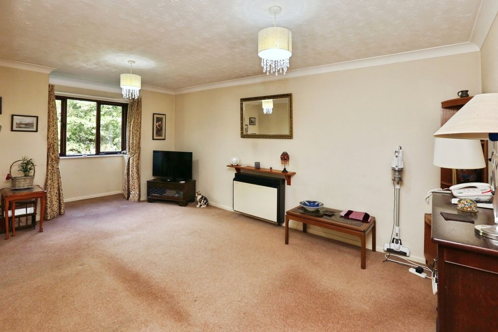 Property photo 2 of 12 Photo