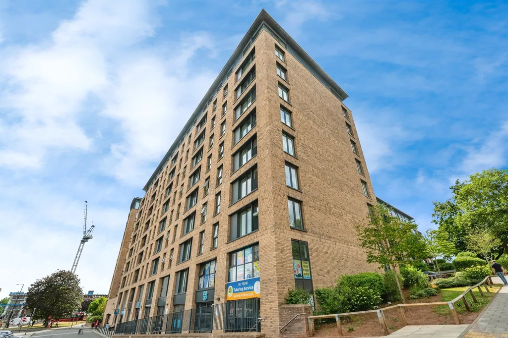 Lexington Gardens, Birmingham B15 - View 3