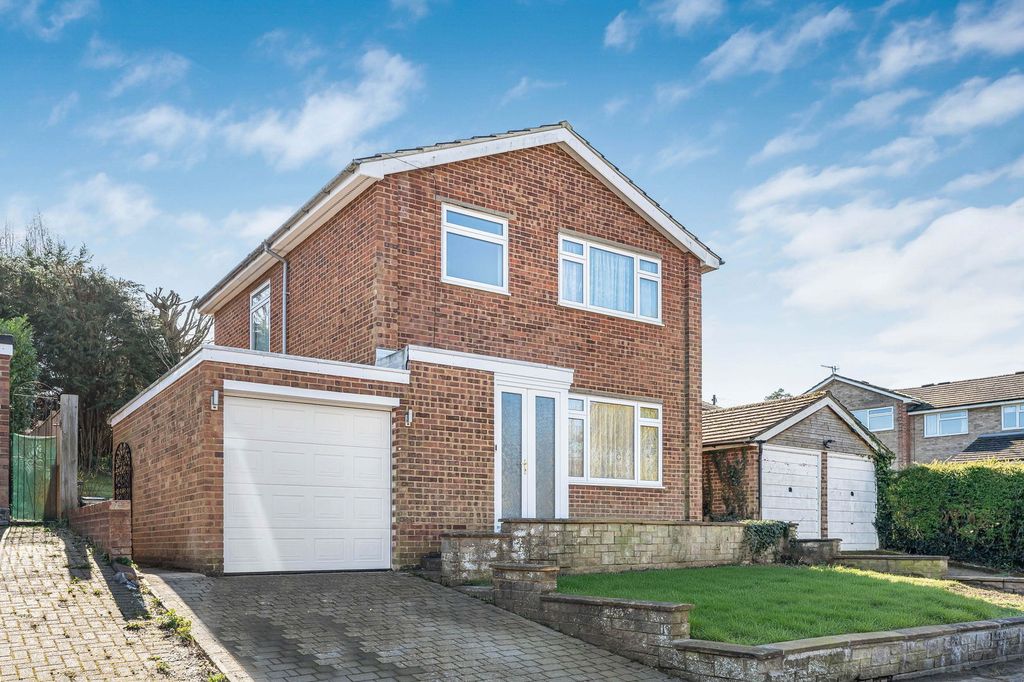 Property photo 1 of 18