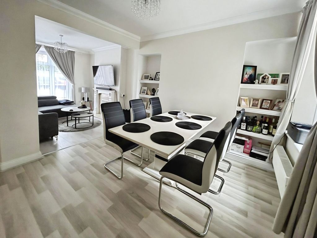 Property photo 3 of 12 Dining Room