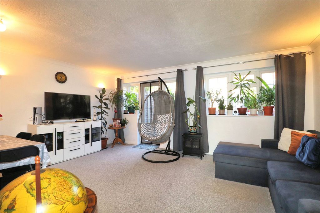 Property photo 3 of 11 Picture No. 17