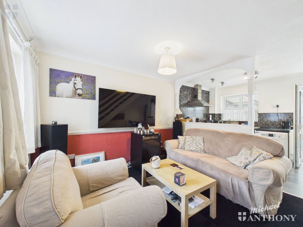 Property photo 2 of 8 Cam03218G0-Pr0970-Still002