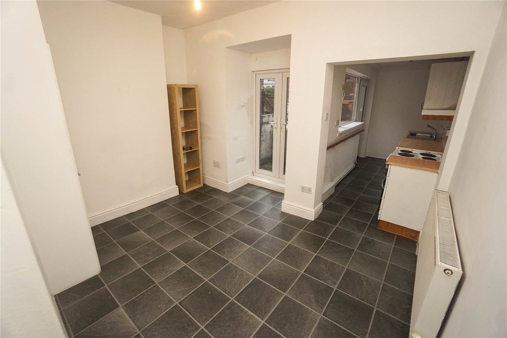 Property photo 2 of 7 Photo 8