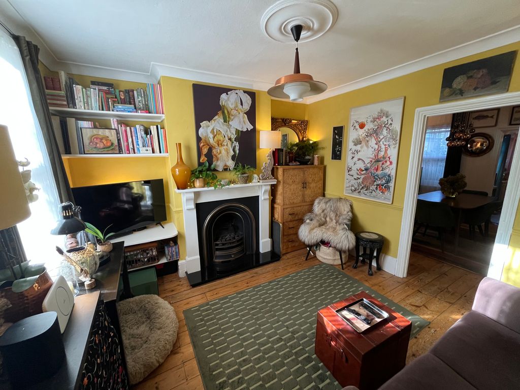 Property photo 2 of 11