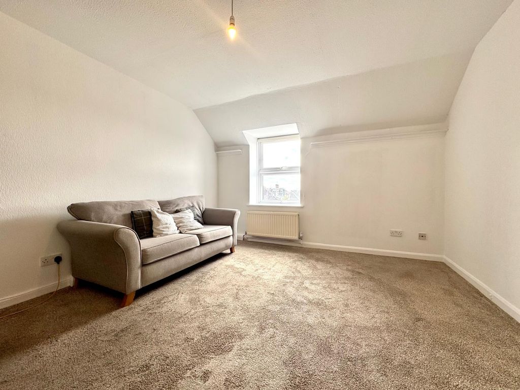 Property photo 1 of 9 5