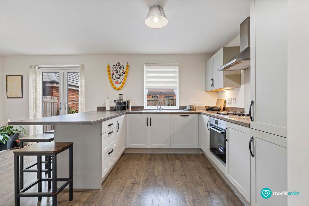 Property photo 3 of 23