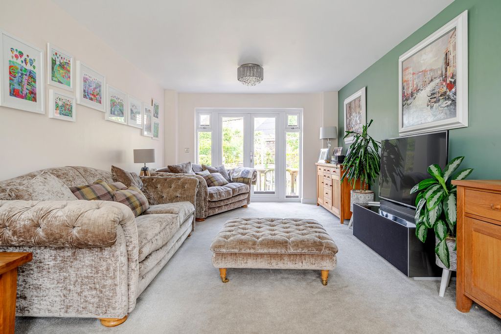 Property photo 3 of 18